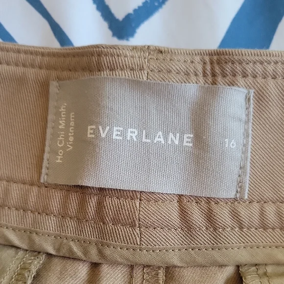 Everlane Tan Trousers with Straight-Leg Design - Picture 5 of 7